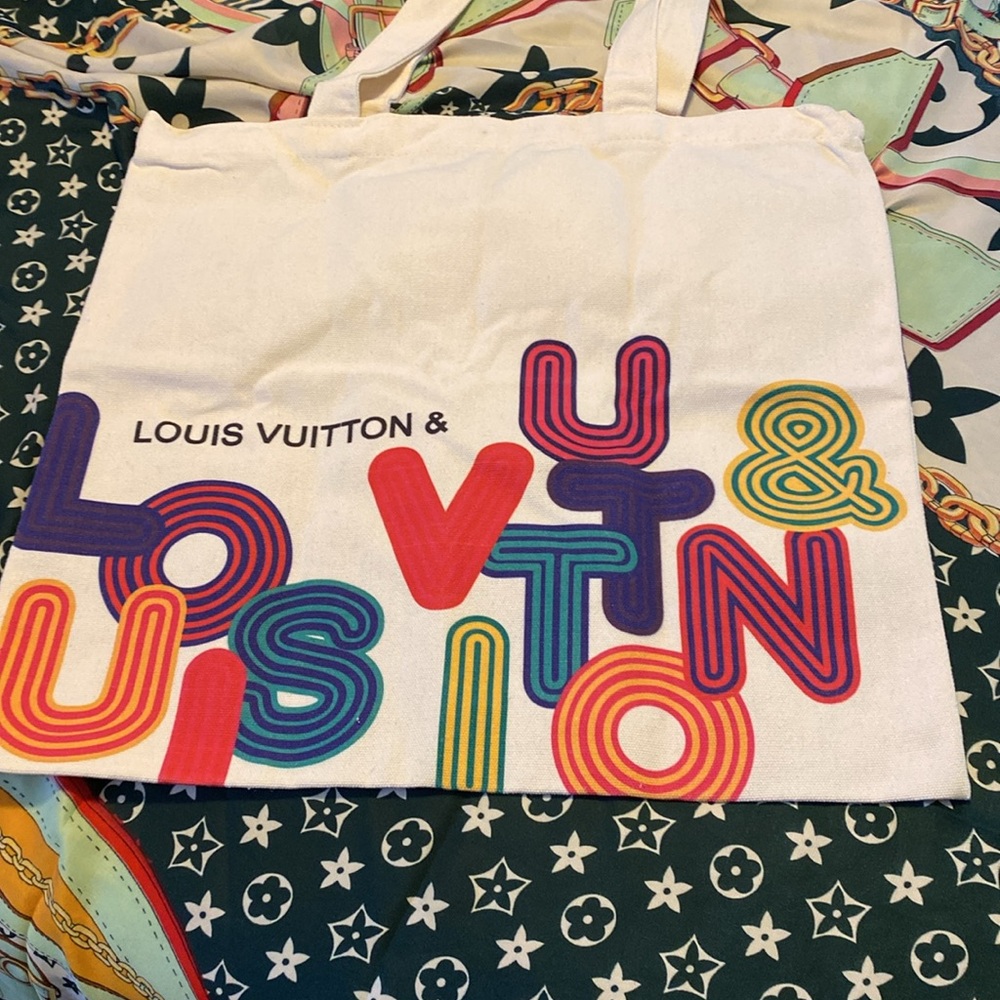 Louis Vuitton & Canvas  Exhibition 2022 Tote🎄